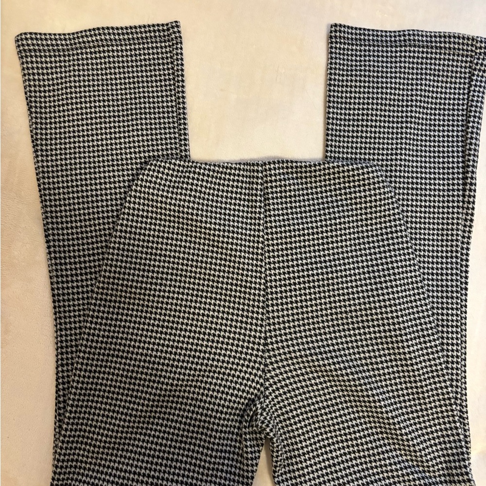 Urban Outfitters Black and White Houndstooth Flare Pants - Picture 3 of 3